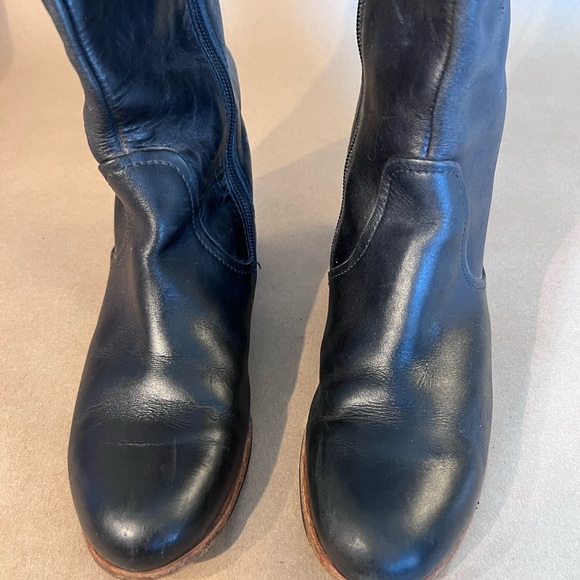 UGG Australia Women’s Black Leather Riding Boots Zip & Ties Shearling Sole US 7 - Picture 2 of 13